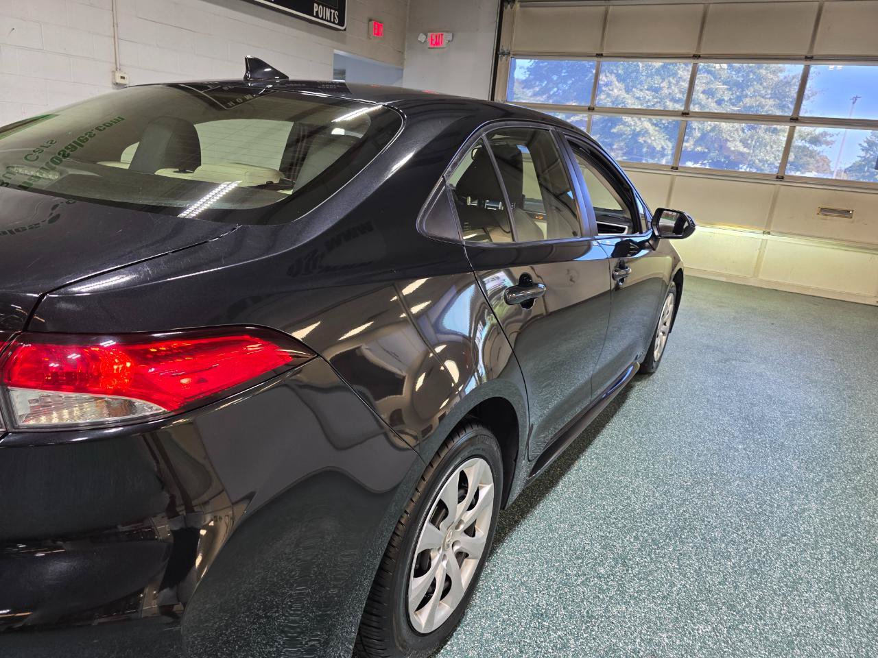 Used 2022 Toyota Corolla LE FWD image 7