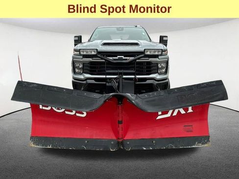 Used 2024 Chevrolet Silverado 2500 Custom w/ Custom Value Package image 4