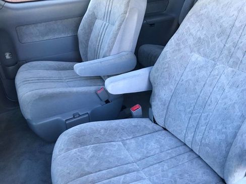 Used 1999 Toyota Sienna XLE image 18