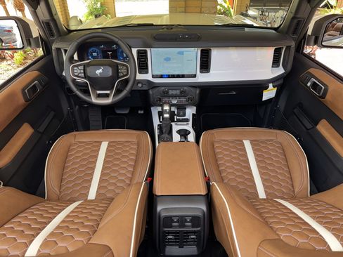 Used 2026 Ford Bronco Outer Banks AWD/4WD image 24