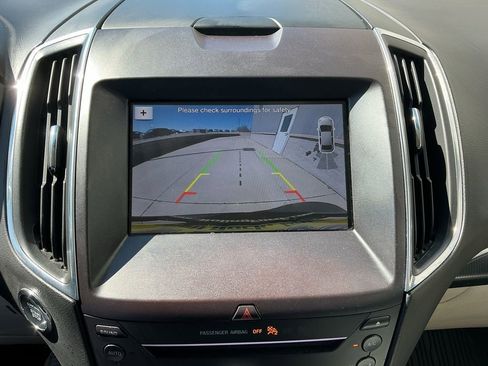 Used 2019 Ford Edge Titanium w/ Cold Weather Package image 23