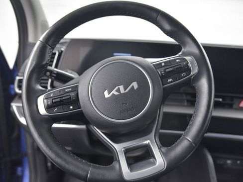 Used 2023 Kia Sportage EX image 17