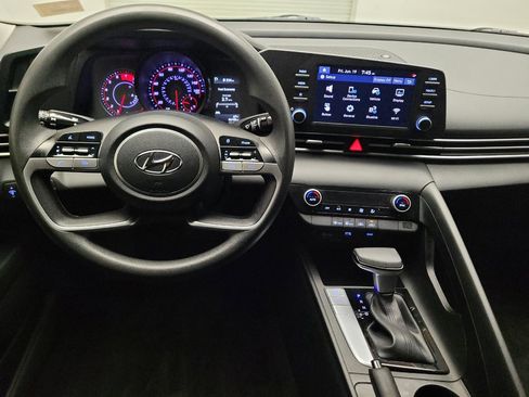 Used 2022 Hyundai Elantra SEL FWD image 22