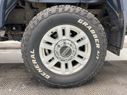 Used 2019 Ford F250 XLT w/ XLT Value Package image 12