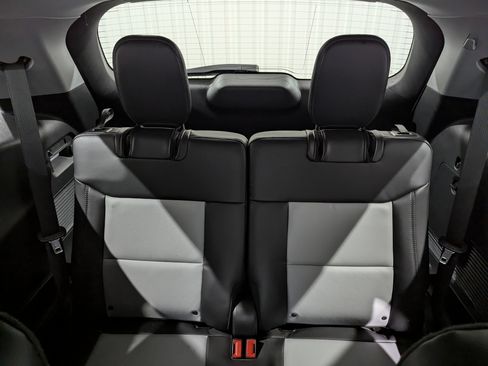 Used 2023 Ford Explorer XLT w/ Equipment Group 202A image 13