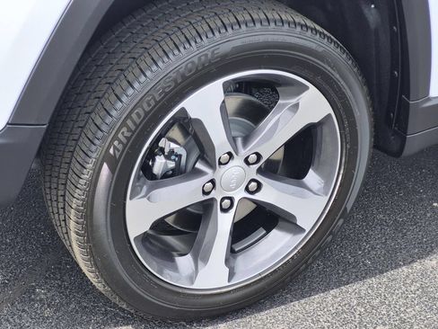 New 2026 Jeep Grand Cherokee L Limited RWD image 8