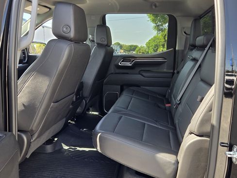 Used 2023 Chevrolet Silverado 1500 RST AWD/4WD image 10