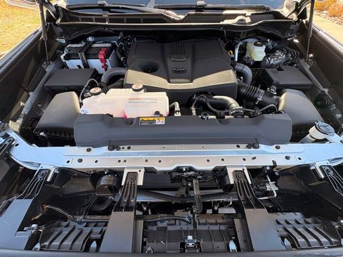 Used 2026 Toyota Tundra Platinum AWD/4WD image 34
