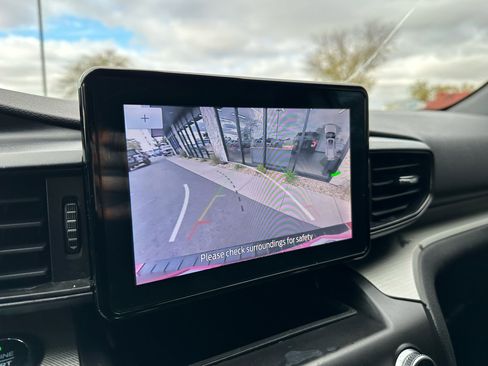 Used 2020 Ford Explorer XLT image 15