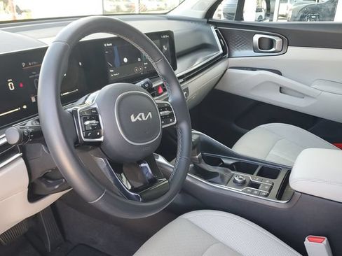 Used 2025 Kia Sorento S w/ Panoramic Sunroof Package FWD image 21