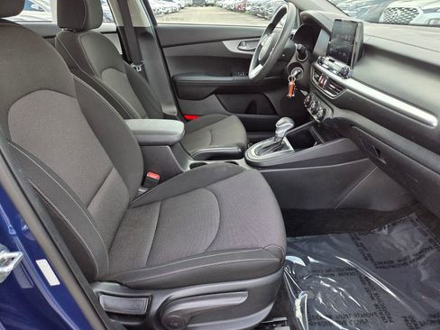 Used 2022 Kia Forte LXS w/ LXS Technology Package image 10