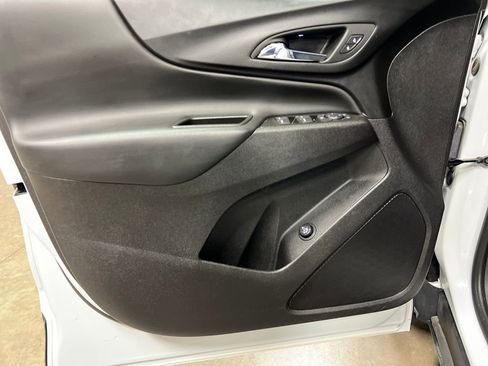 Certified 2024 Chevrolet Equinox LT AWD/4WD image 16