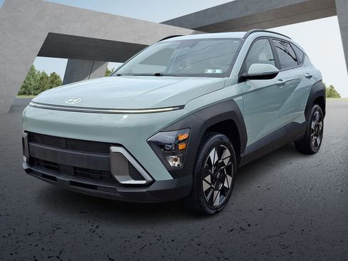 Used 2024 Hyundai Kona SEL AWD/4WD image 3