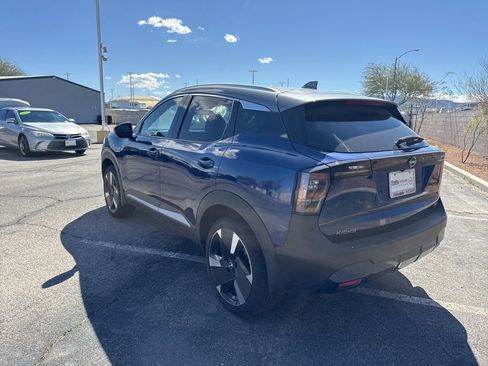 Used 2025 Nissan Kicks SR image 11