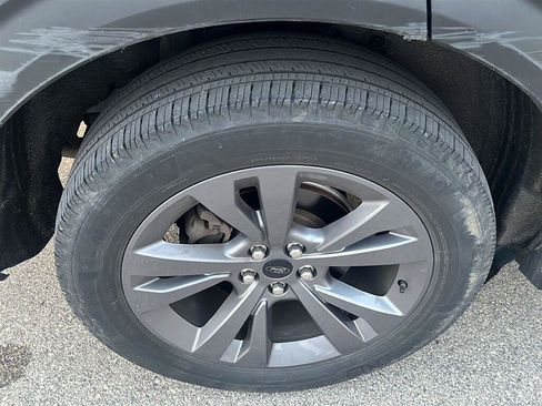 Used 2022 Ford Explorer XLT w/ Equipment Group 202A AWD/4WD image 17