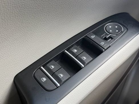 Used 2020 Kia Soul LX FWD image 26