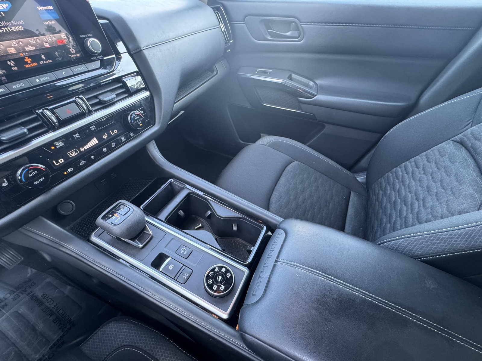 Used 2024 Nissan Pathfinder SV AWD/4WD image 32