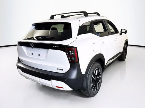 New 2026 Nissan Kicks SV w/ Interior Electronics Package AWD/4WD image 5