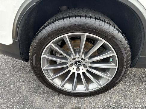 Used 2020 Mercedes-Benz GLC 300 4MATIC Coupe image 11