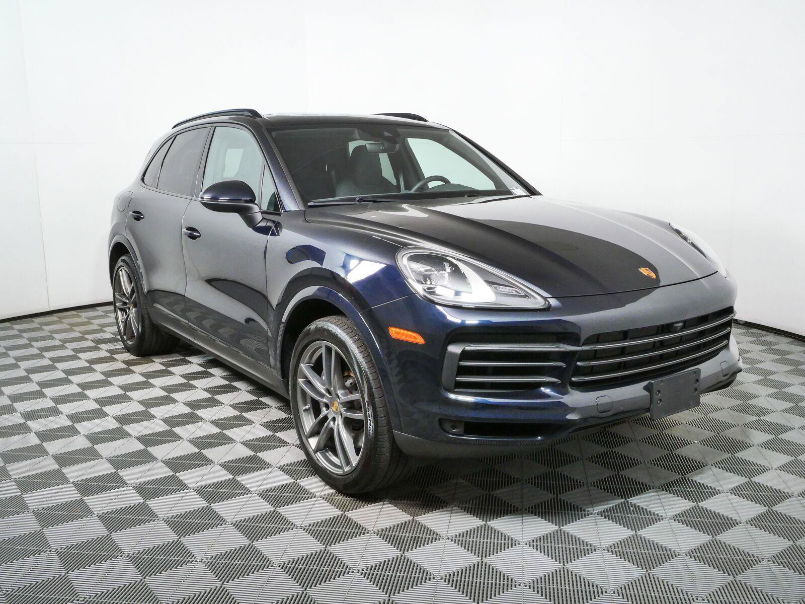 Certified 2023 Porsche Cayenne Platinum Edition AWD/4WD image 28