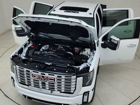 Used 2025 GMC Sierra 3500 Denali w/ Denali Reserve Package image 88