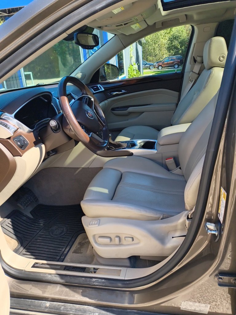 Used 2014 Cadillac SRX Luxury w/ Driver Awareness Package AWD/4WD image 5