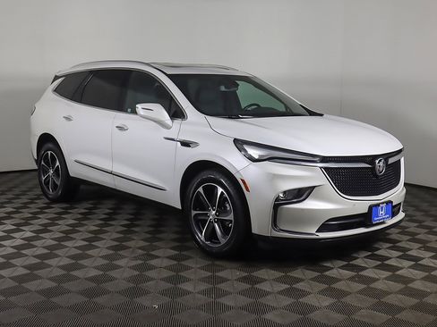 Used 2022 Buick Enclave Essence w/ Experience Buick Package image 59