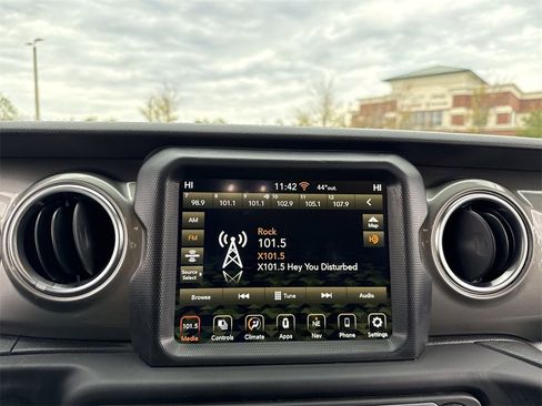 Used 2023 Jeep Gladiator Overland image 17