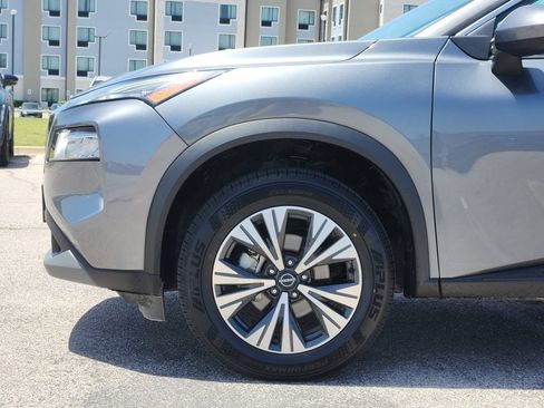 Used 2023 Nissan Rogue SV FWD image 6