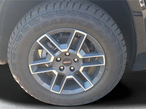 New 2026 GMC Terrain AT4 w/ LPO, Floor Liner Package image 19