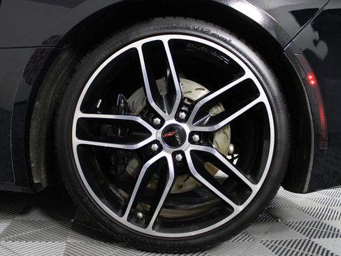 Used 2017 Chevrolet Corvette Stingray Coupe w/ Carbon Flash Badge Package image 38