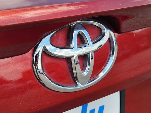 Used 2019 Toyota Yaris XLE FWD image 12