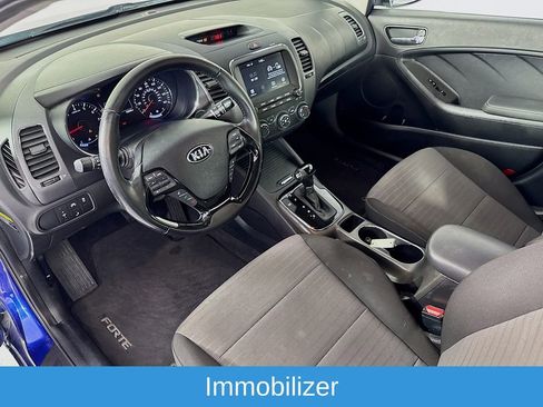 Used 2017 Kia Forte S w/ S Technology Package image 10