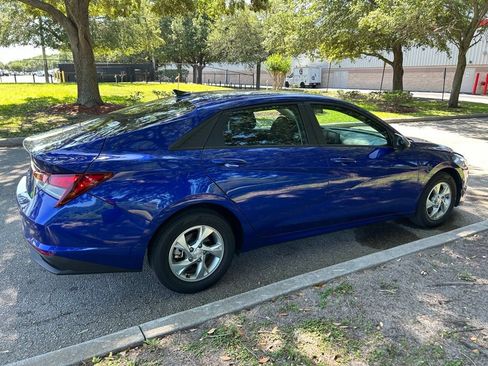 Used 2023 Hyundai Elantra SE FWD image 6