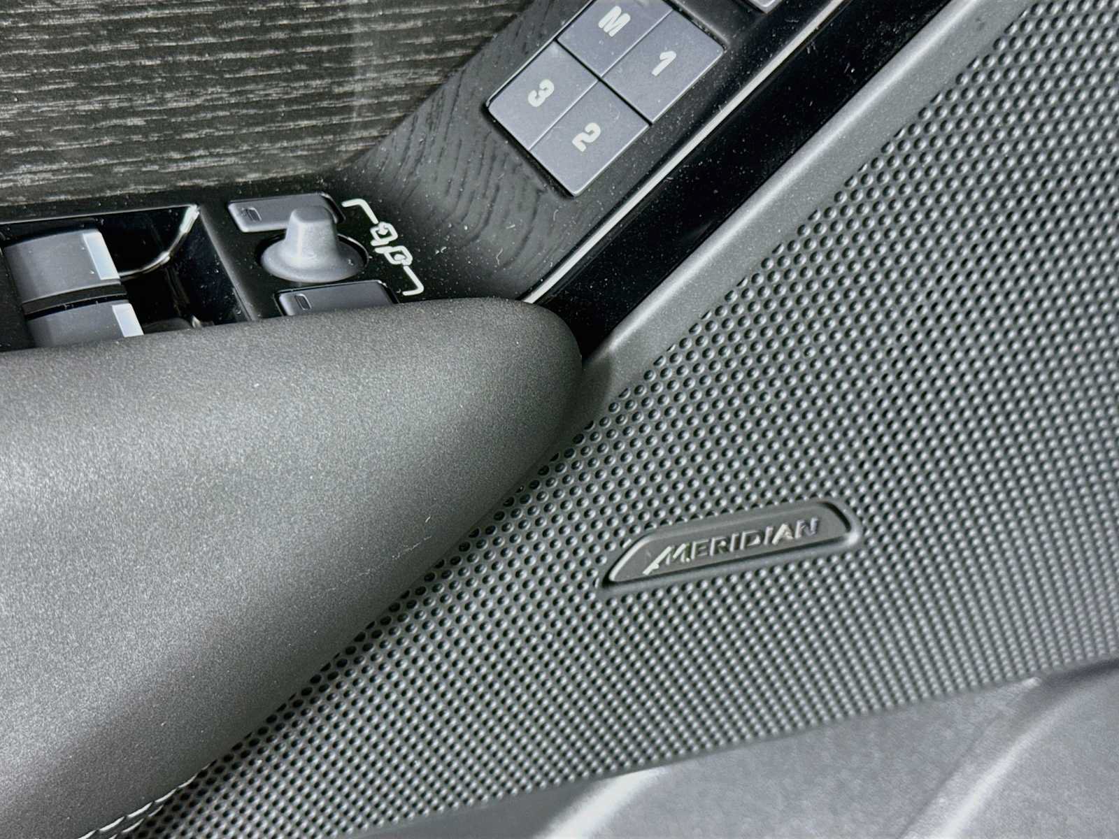 New 2026 Land Rover Range Rover Velar Belgravia AWD/4WD image 19