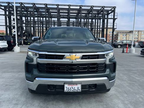 Used 2025 Chevrolet Silverado 1500 LT AWD/4WD image 2