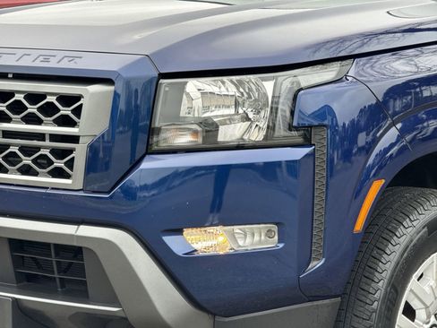 Used 2022 Nissan Frontier SV image 6