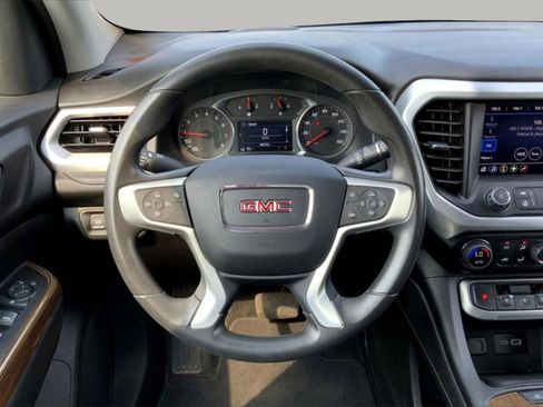 Used 2023 GMC Acadia SLE image 13