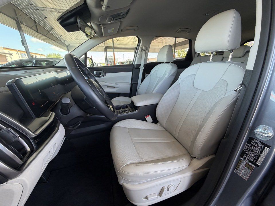 Used 2024 Kia Sorento S AWD/4WD image 11