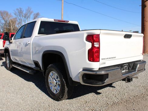 Used 2023 Chevrolet Silverado 2500 LT w/ Convenience Package image 13