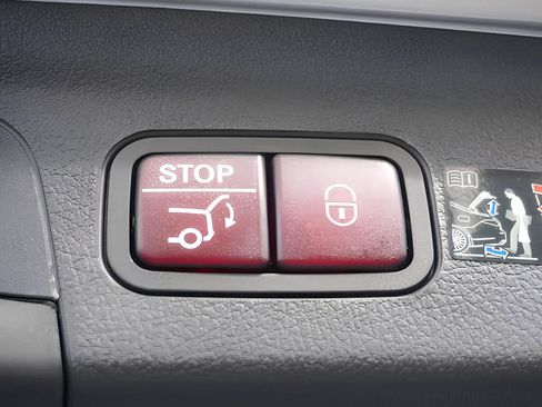 New 2025 Mercedes-Benz GLE 450 4MATIC image 37