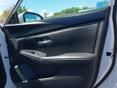 Used 2024 Nissan Sentra SV FWD image 13