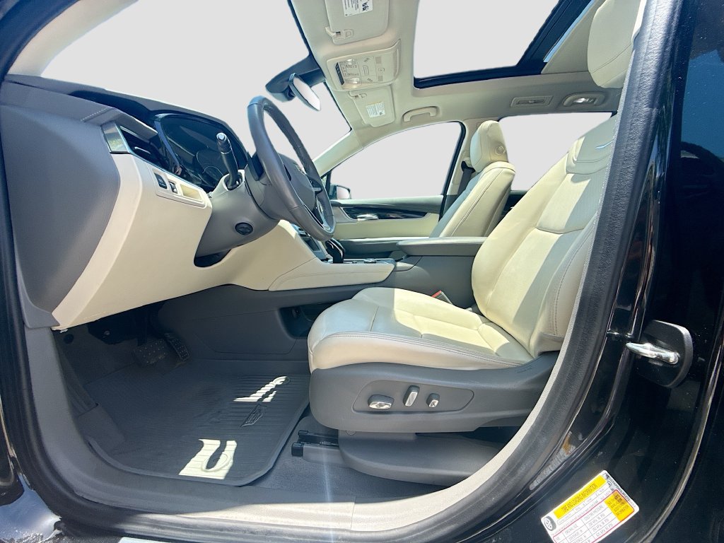 Used 2024 Cadillac XT6 Premium Luxury w/ LPO, Floor Liner Package AWD/4WD image 23