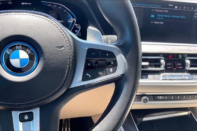 Used 2022 BMW X5 xDrive45e w/ M Sport Package AWD/4WD image 19