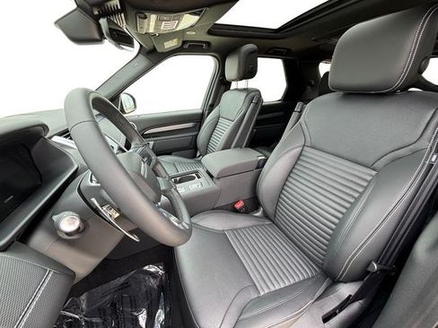 Certified 2025 Land Rover Discovery Dynamic SE AWD/4WD image 10