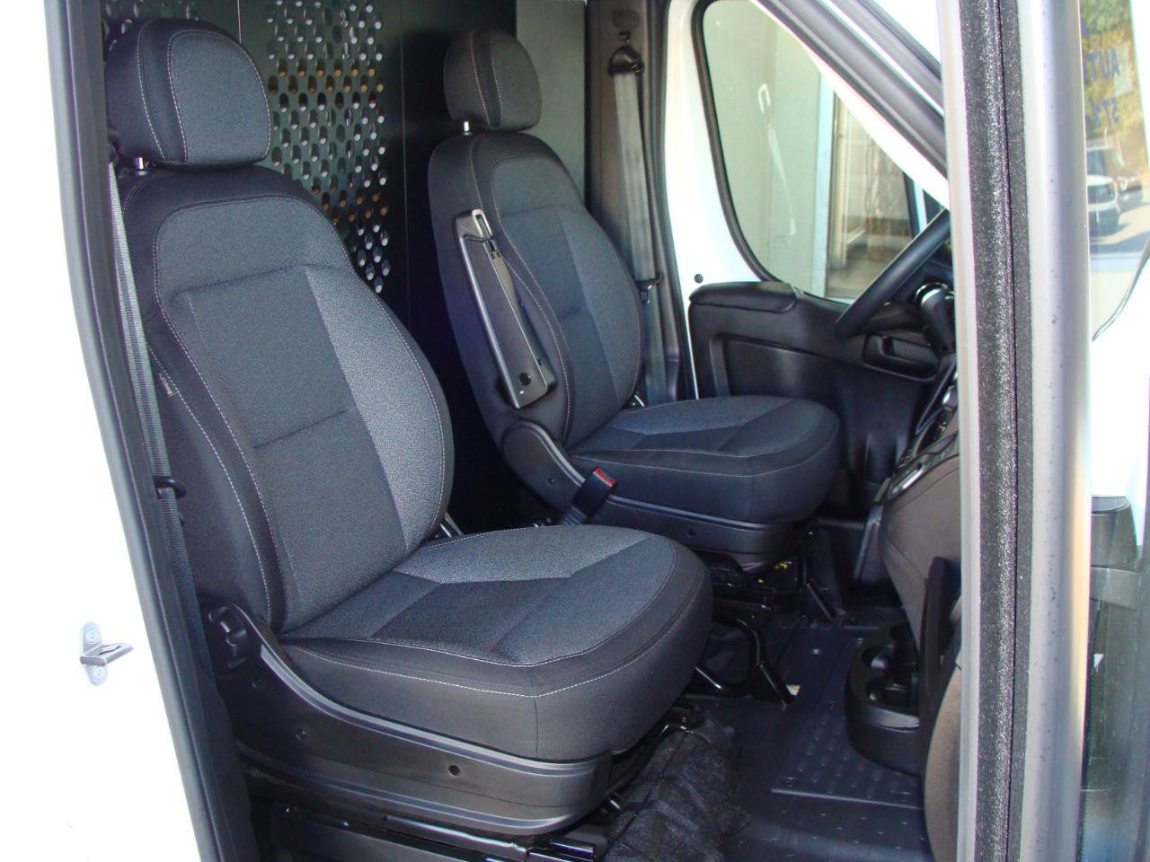 Used 2025 RAM ProMaster 2500 w/ U-Haul Equipment Group FWD image 8