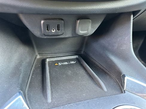 Used 2022 Chevrolet Traverse LT image 26