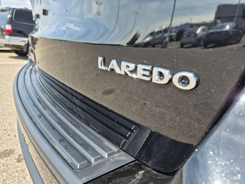 Used 2021 Jeep Grand Cherokee Laredo AWD/4WD image 21
