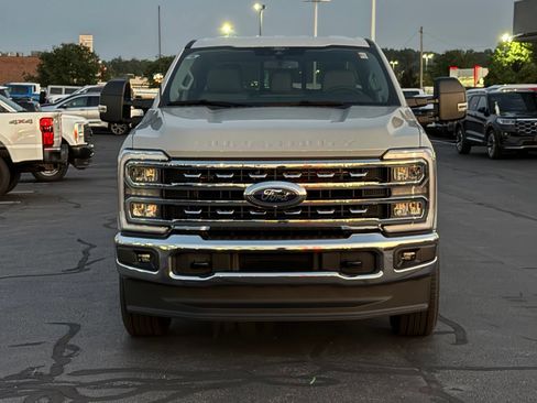 New 2026 Ford F350 XLT w/ XLT Premium Package AWD/4WD image 11