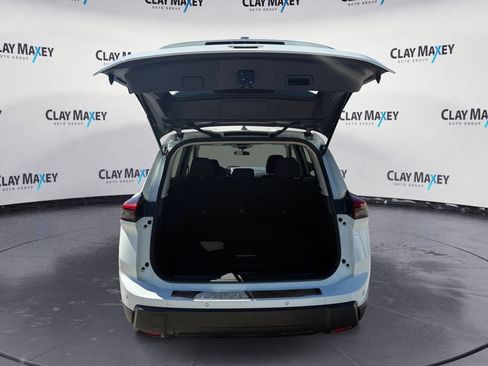 Used 2024 Nissan Rogue S FWD image 16